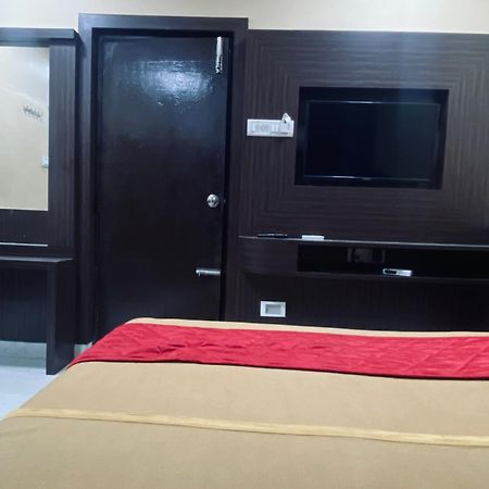 Gsr Residency Hotel Káncsipuram Kültér fotó