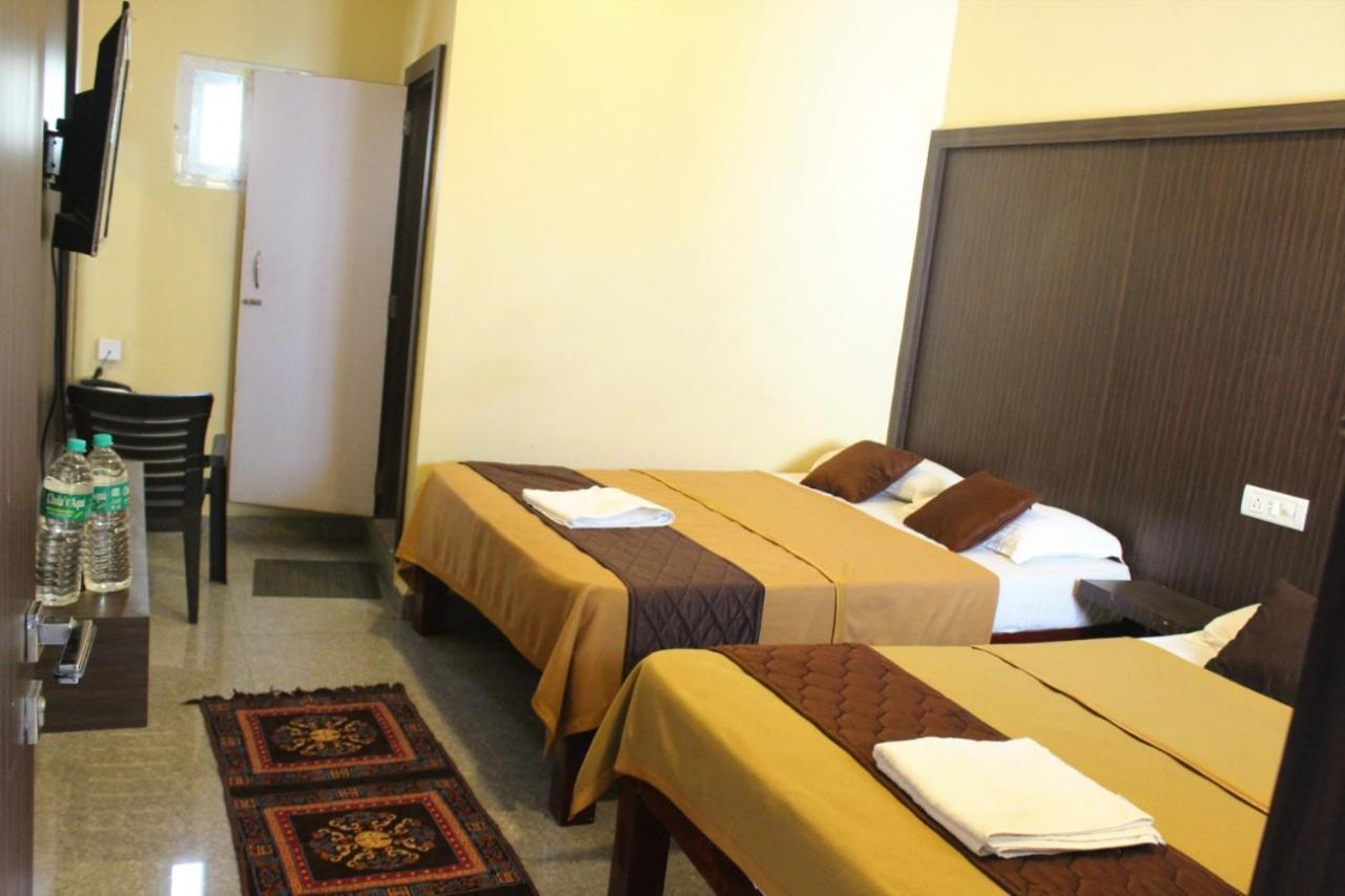 Gsr Residency Hotel Káncsipuram Kültér fotó