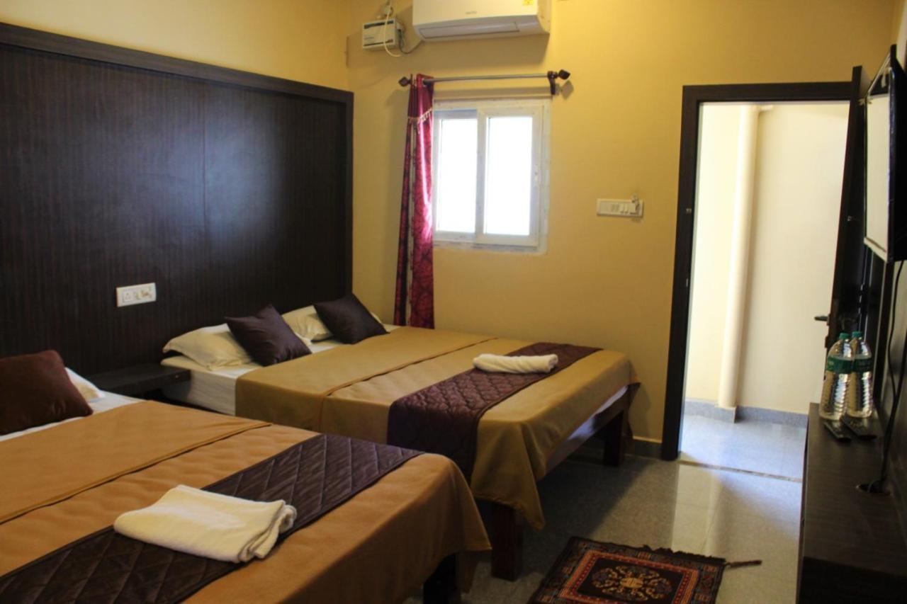Gsr Residency Hotel Káncsipuram Kültér fotó