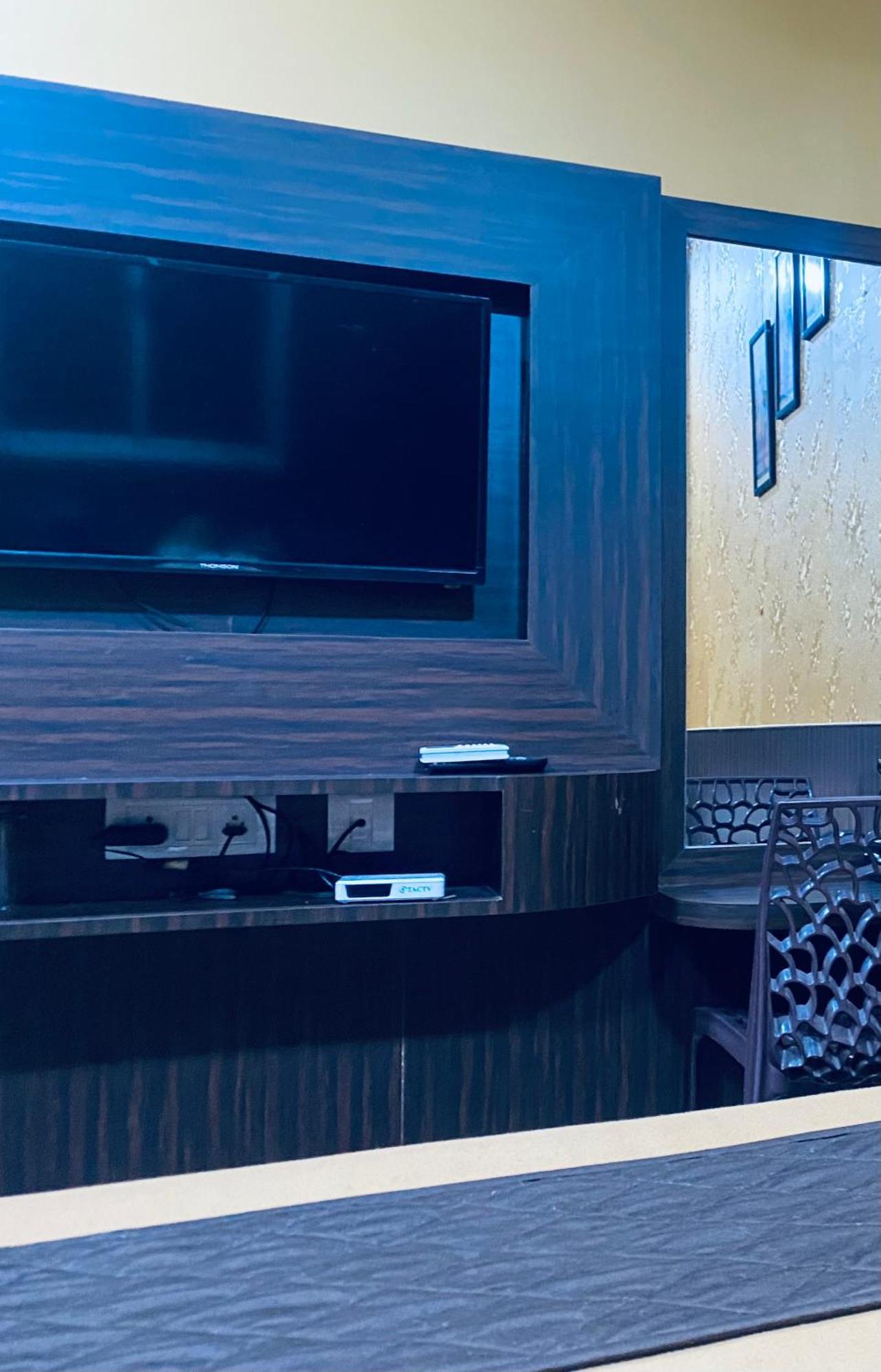 Gsr Residency Hotel Káncsipuram Kültér fotó