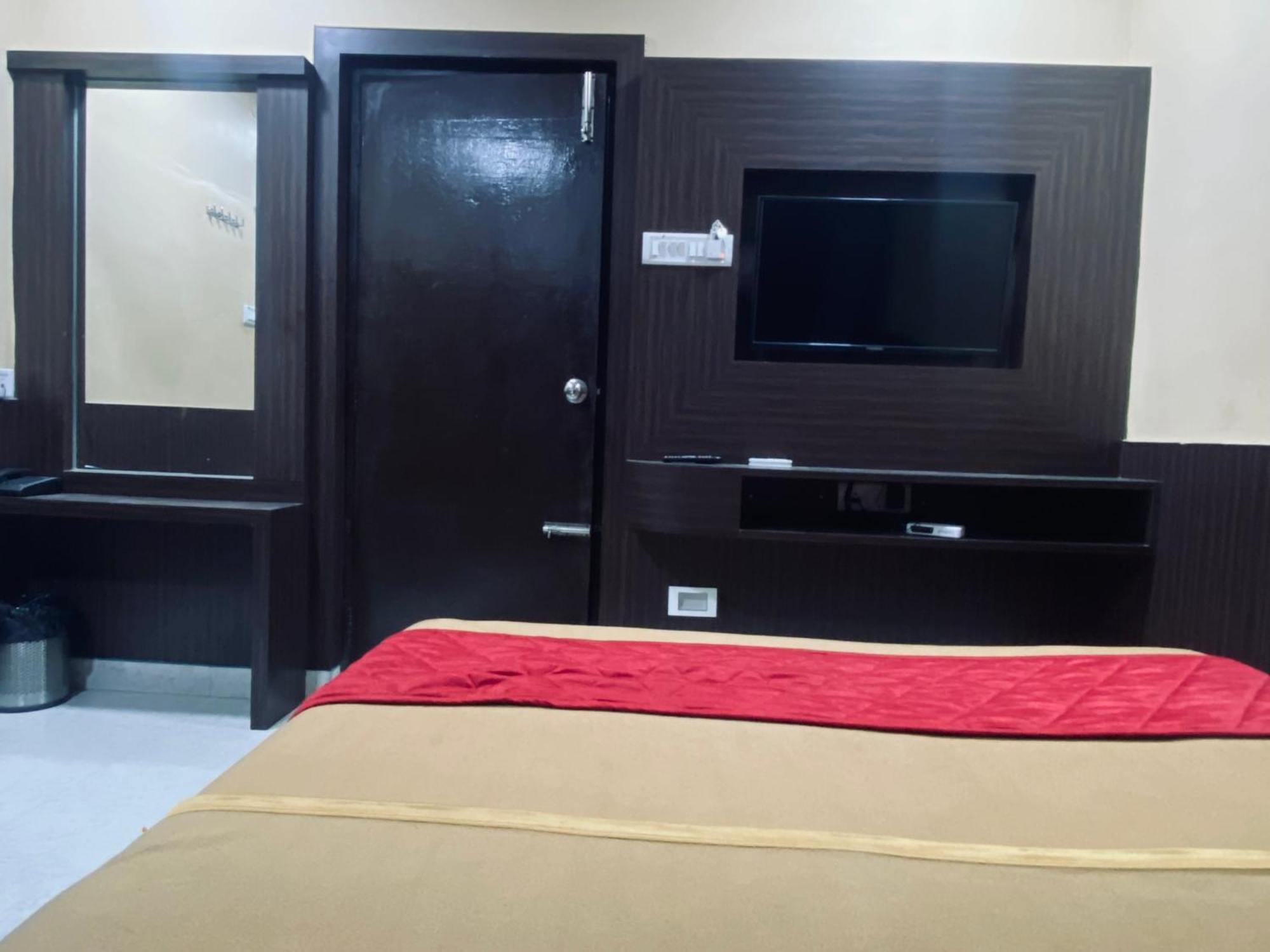 Gsr Residency Hotel Káncsipuram Kültér fotó